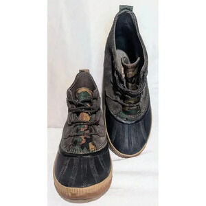 Sorel Black and Green Winter Boots